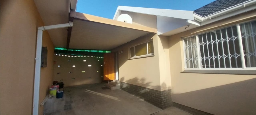4 Bedroom Property for Sale in Amalinda North Eastern Cape